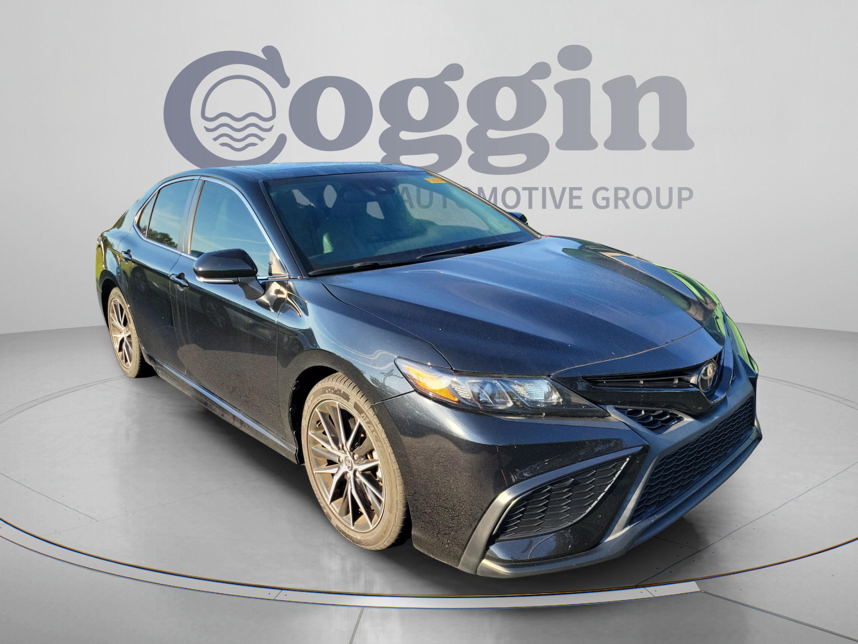 Used 2022 Toyota Camry SE w/ Audio Upgrade Package FWD image 6