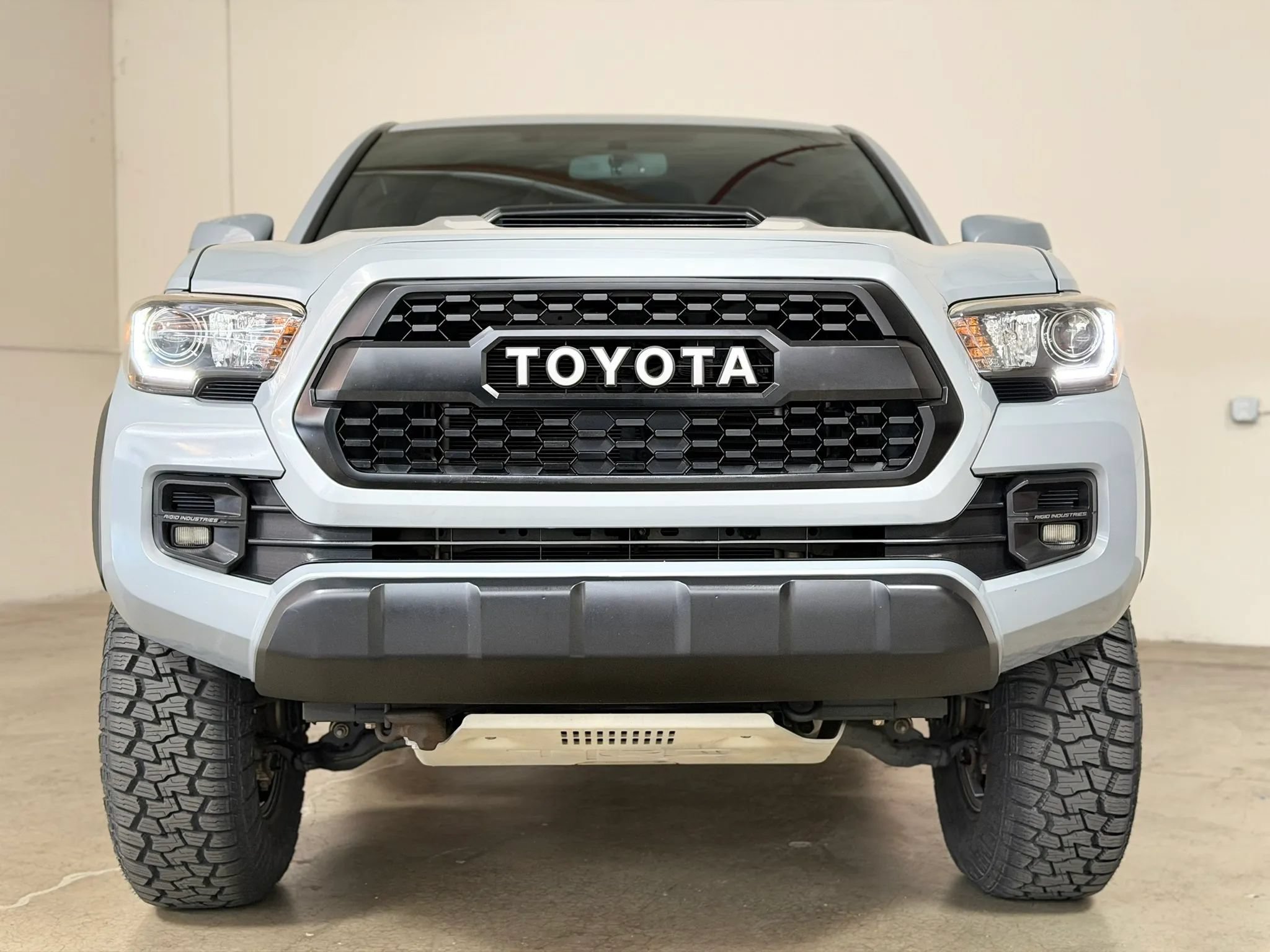 Used 2017 Toyota Tacoma TRD Pro AWD/4WD image 5