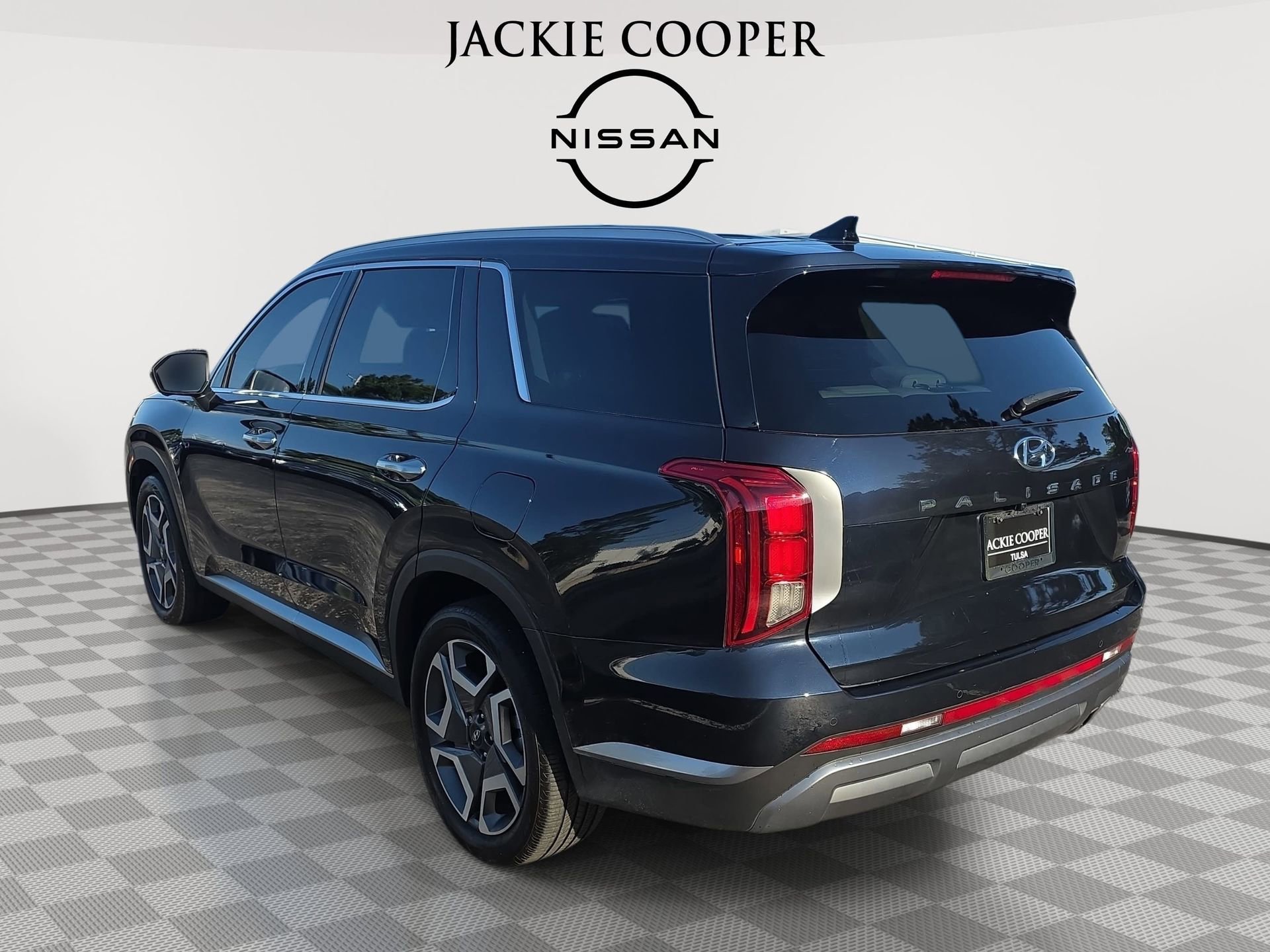 Used 2024 Hyundai Palisade SEL w/ Premium Package FWD image 7