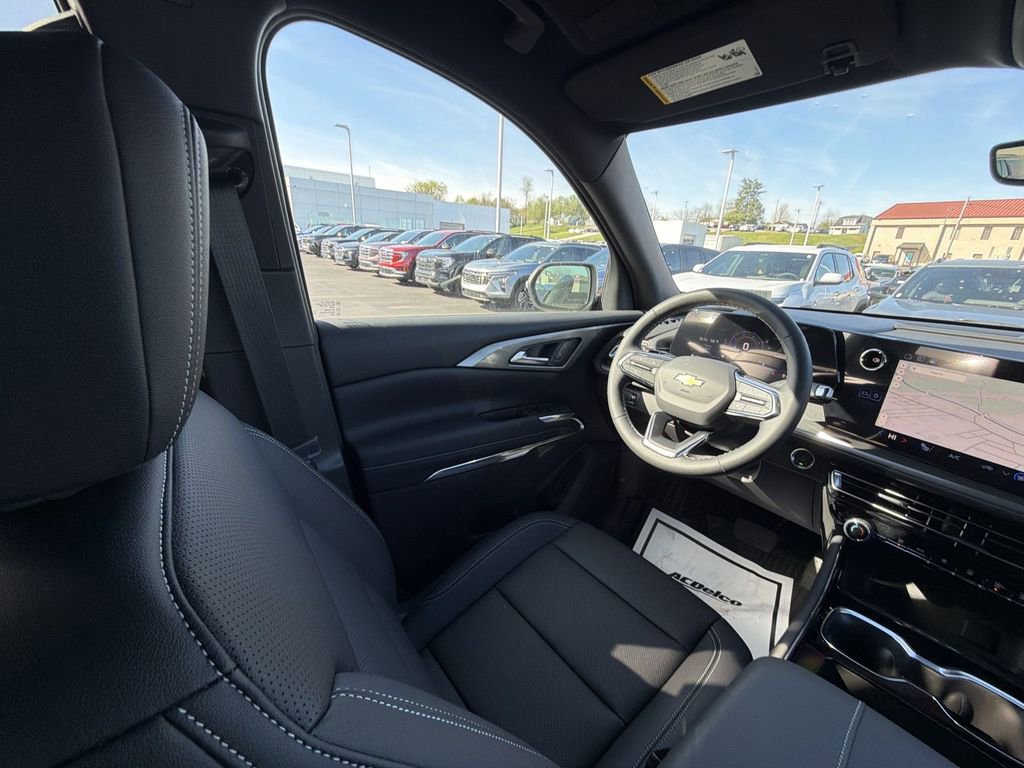 New 2026 Chevrolet Traverse LT w/ Sun and Wheel Package image 15
