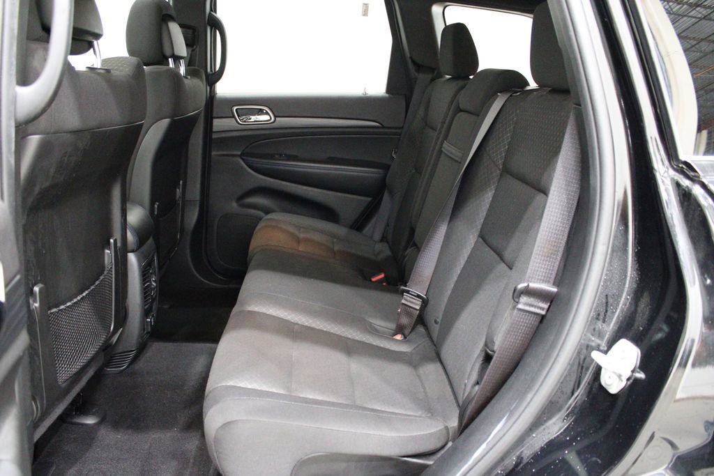 Used 2019 Jeep Grand Cherokee Laredo image 14