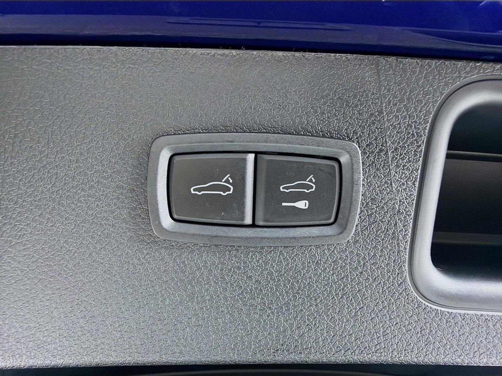 Certified 2026 Porsche Macan Turbo AWD/4WD image 24