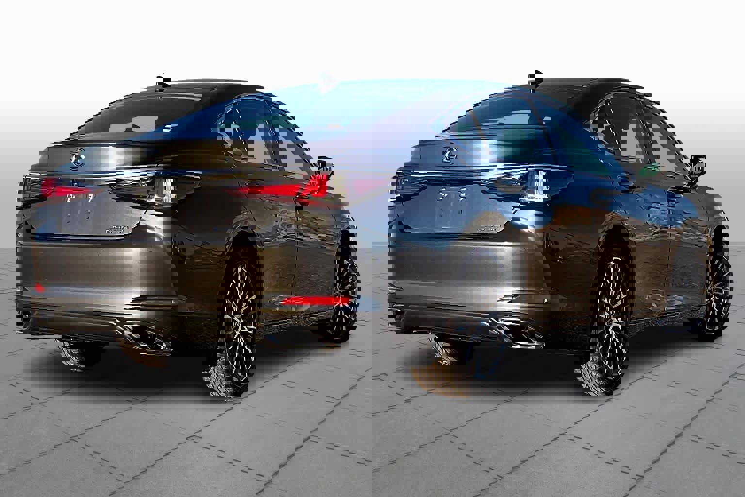 Used 2025 Lexus ES 350 w/ Premium Package image 11