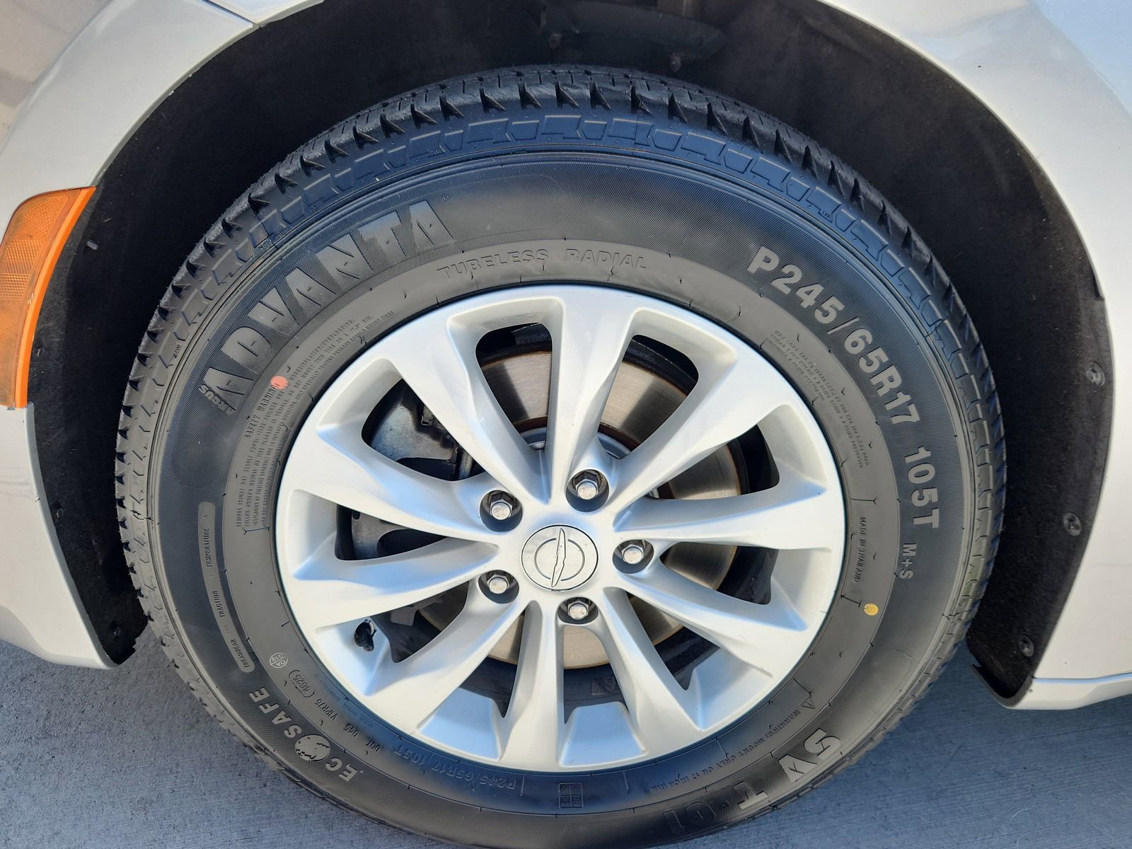 Used 2017 Chrysler Pacifica Touring-L FWD image 16