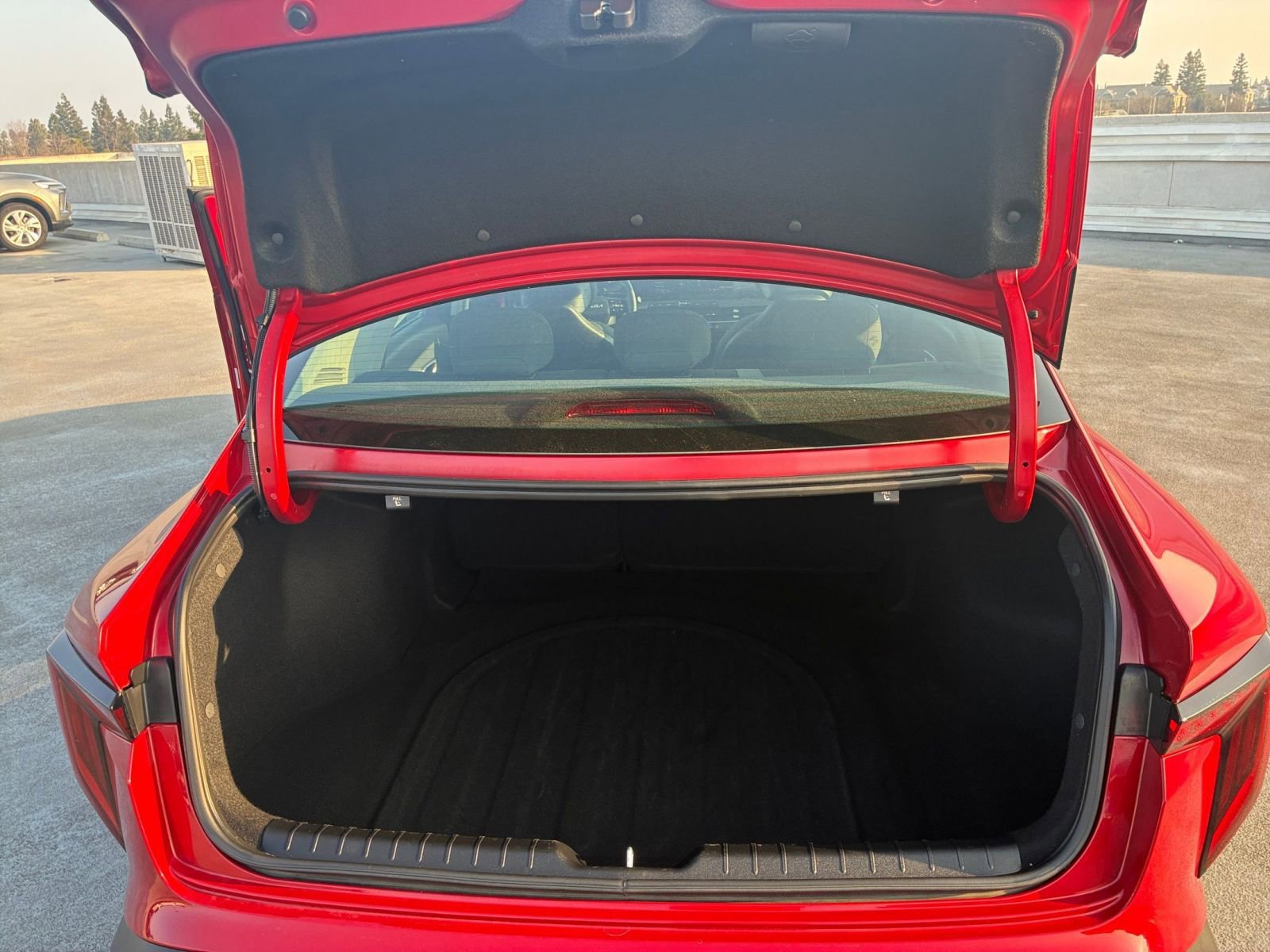 Used 2025 Kia K4 LXS image 31