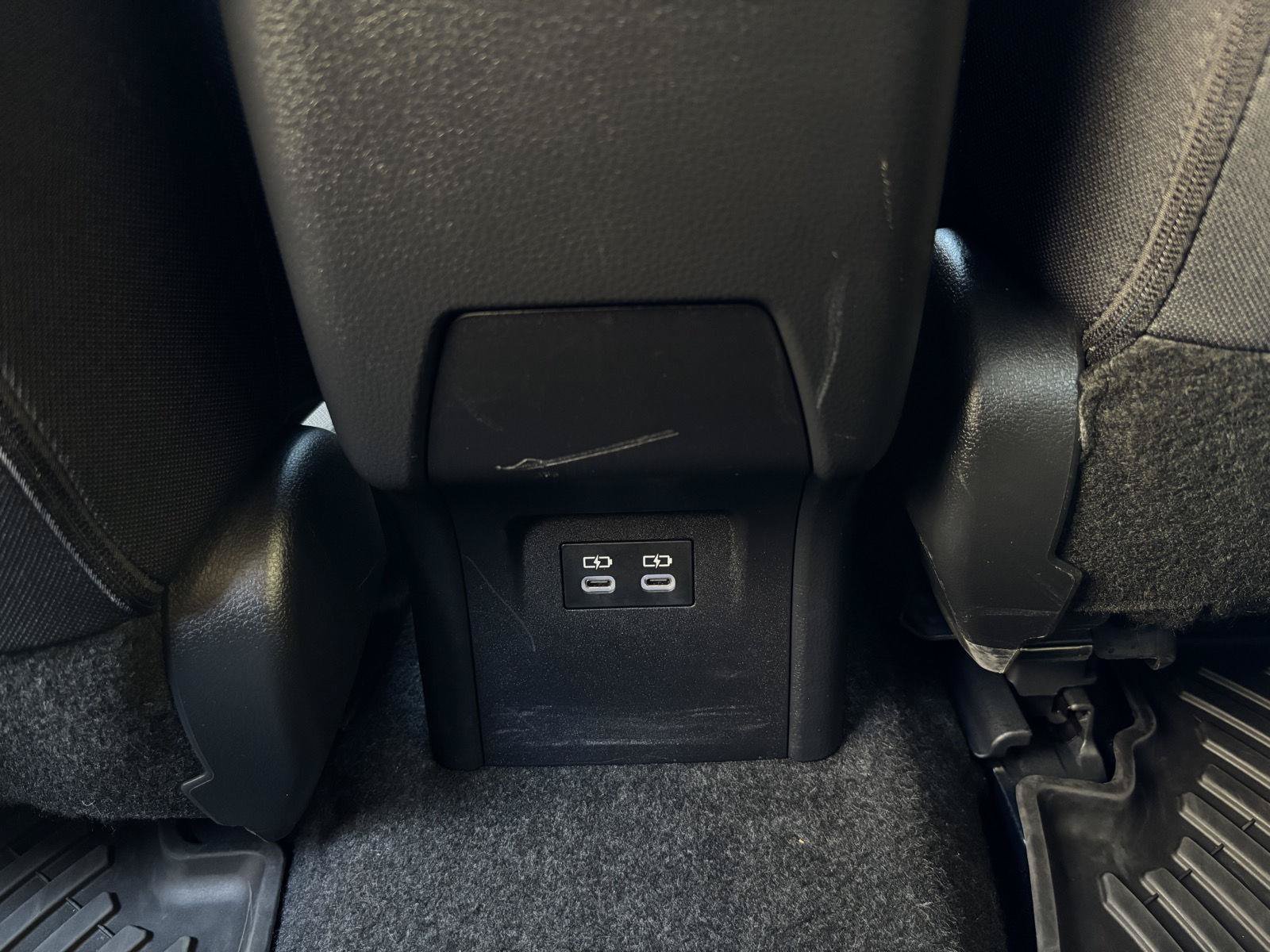 Used 2023 Toyota Prius LE AWD/4WD image 22