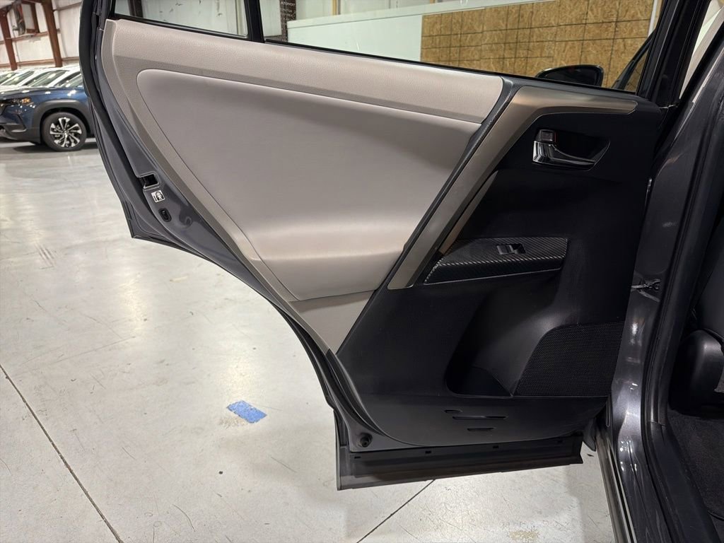 Used 2013 Toyota RAV4 Limited image 31