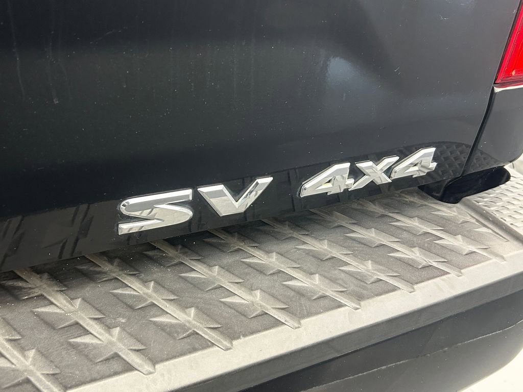 Used 2019 Nissan Titan SV w/ SV Convenience Package image 24