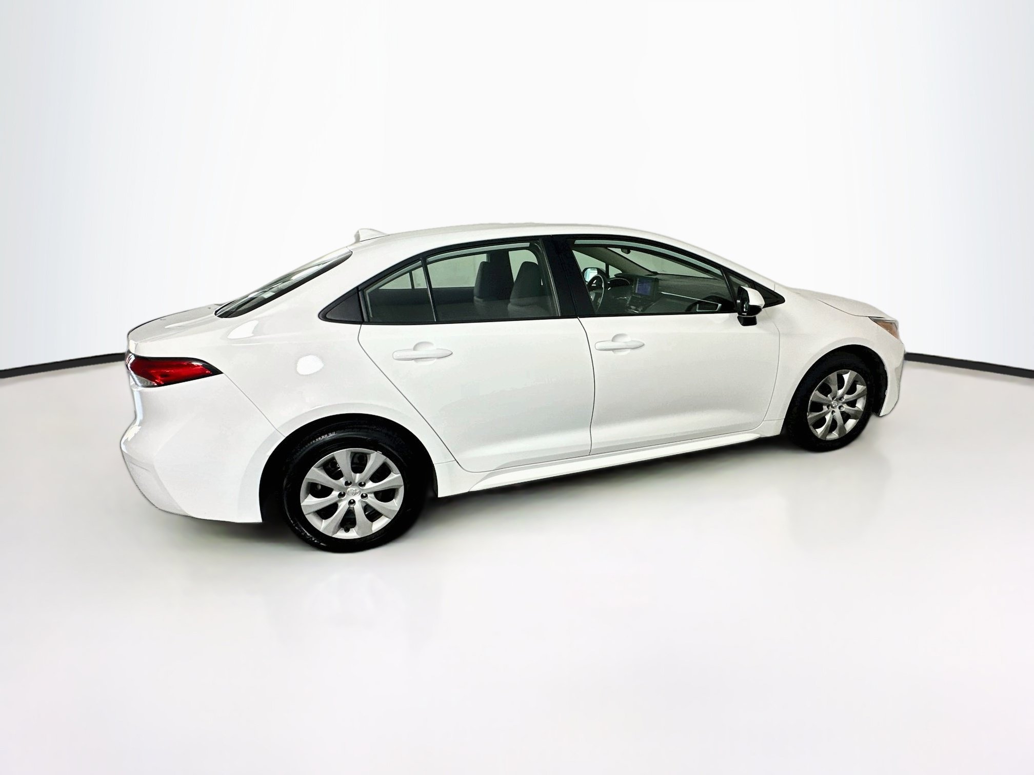 Used 2025 Toyota Corolla LE FWD image 10