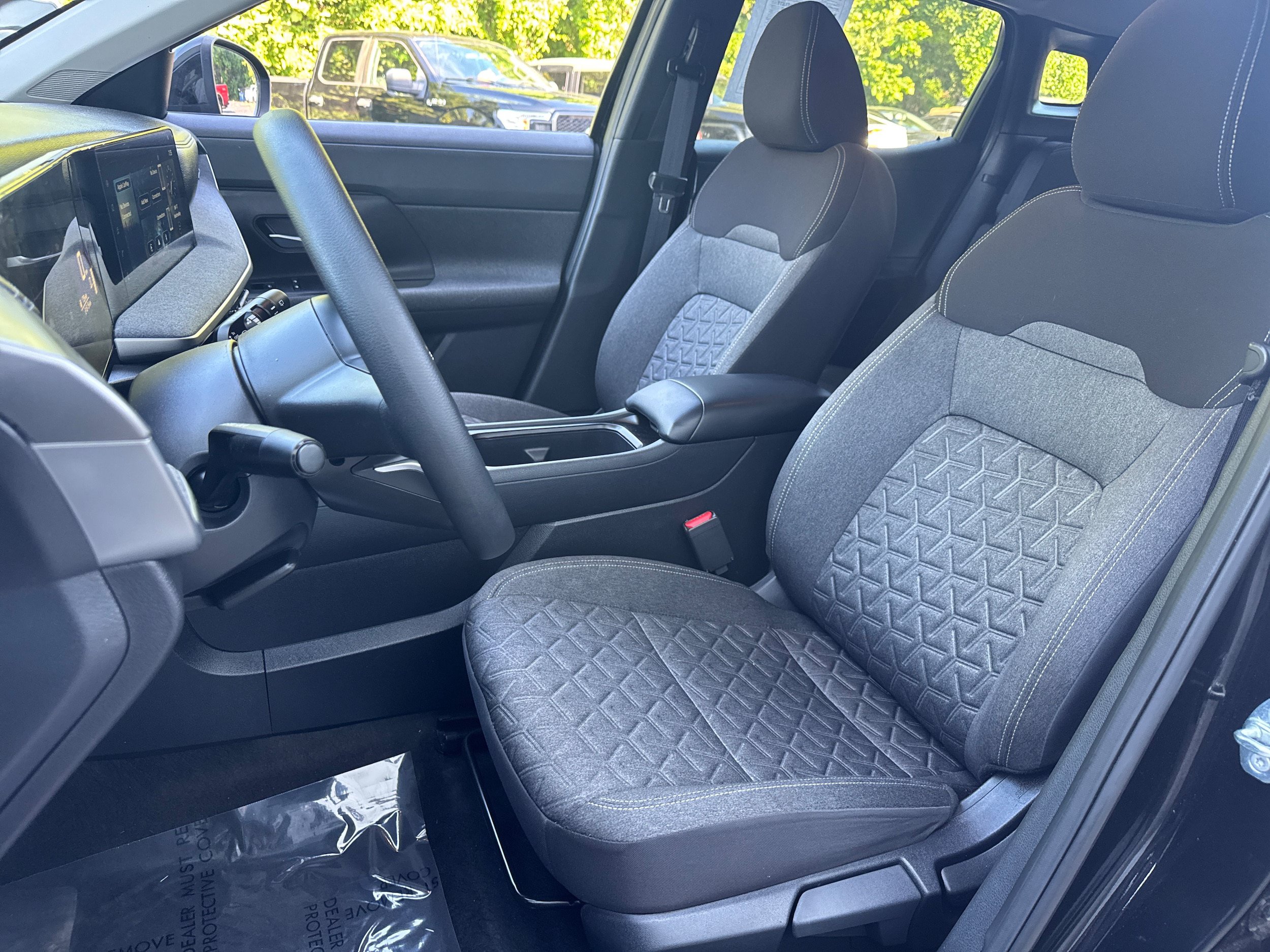 Used 2025 Nissan Kicks SV FWD image 5