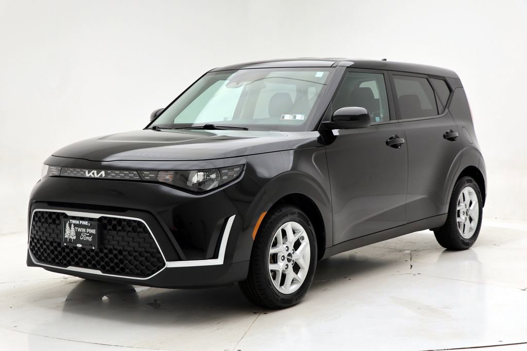 Used 2023 Kia Soul S FWD video 2