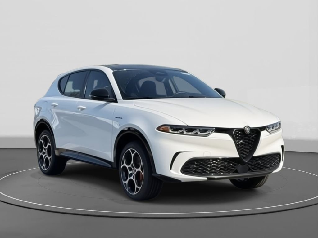 New 2025 Alfa Romeo Tonale w/ Premium Package image 1