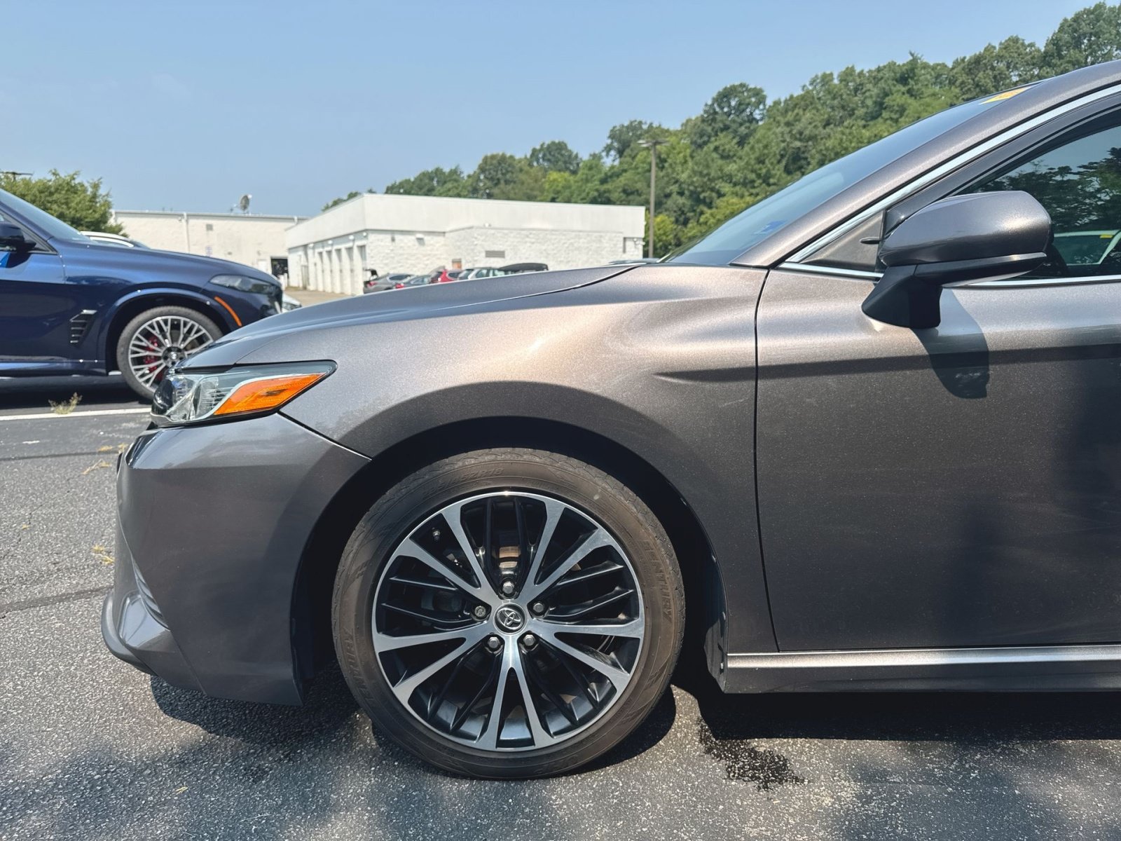 Used 2019 Toyota Camry SE FWD image 7