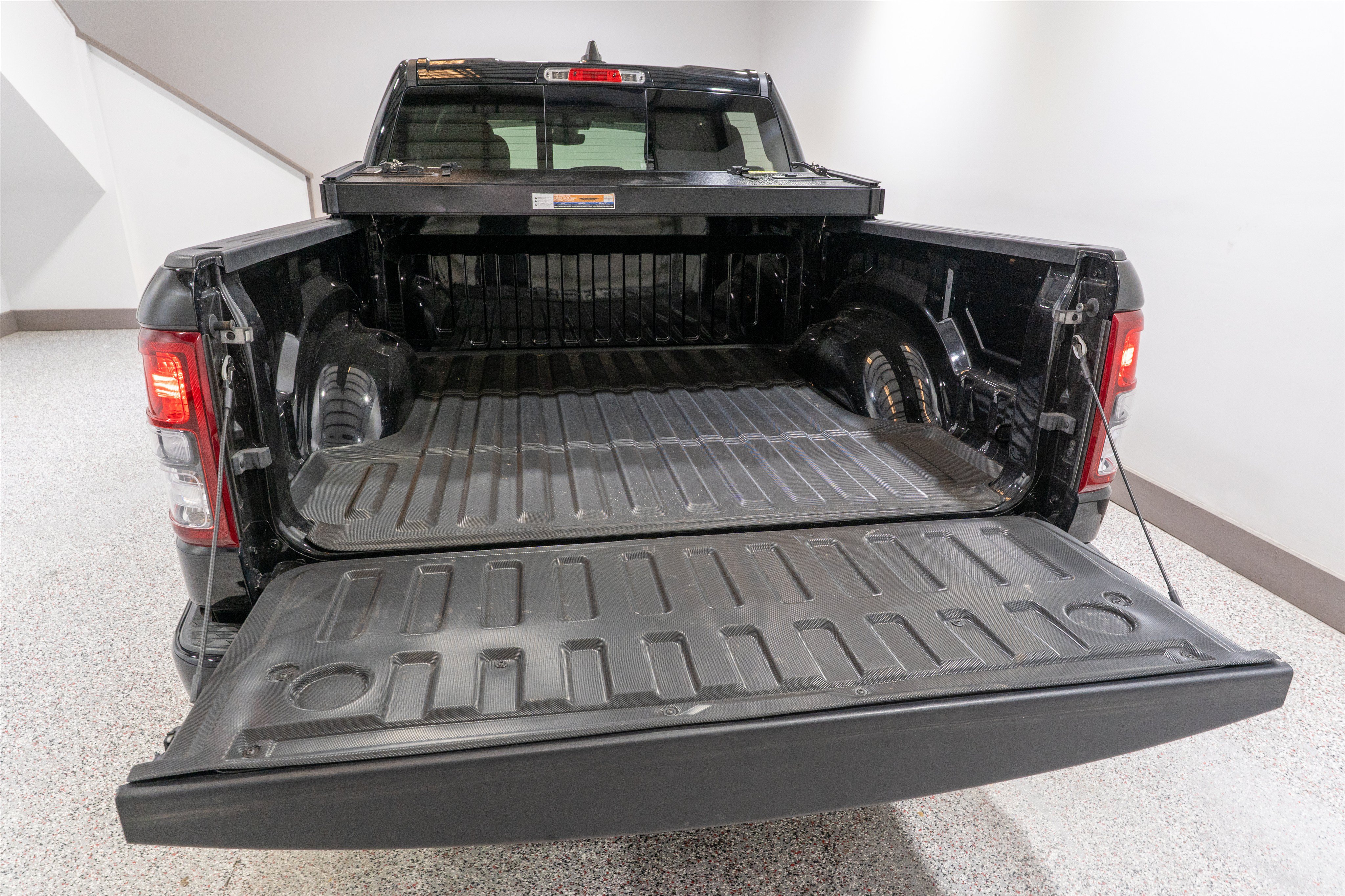 Used 2023 RAM 1500 Big Horn AWD/4WD image 12