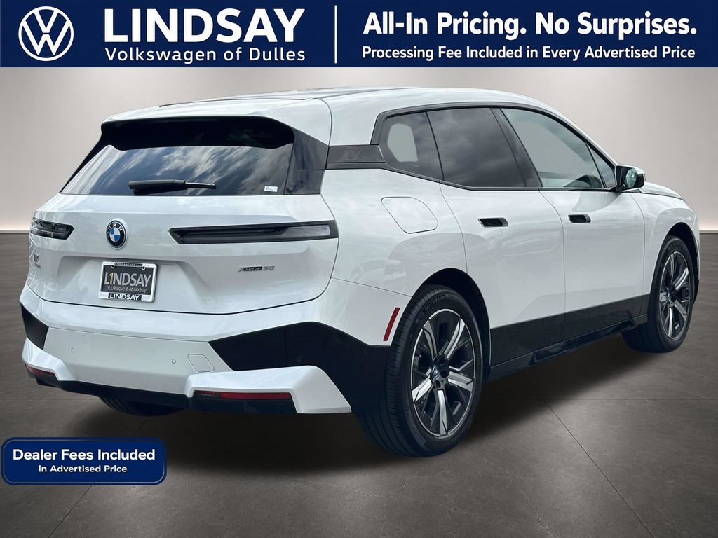 Used 2023 BMW iX xDrive50 w/ Sport Package AWD/4WD image 7