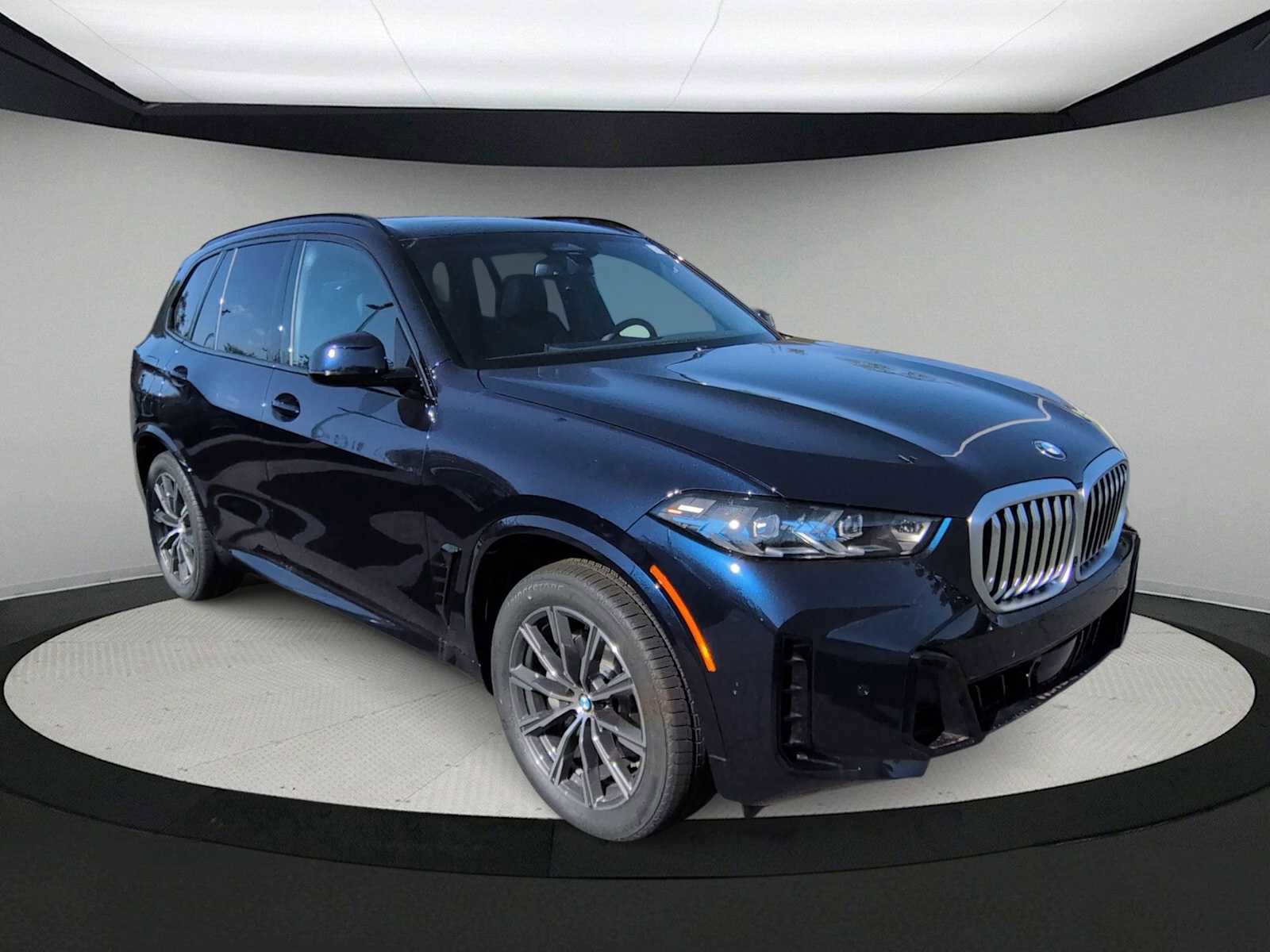 Used 2026 BMW X5 xDrive40i w/ M Sport Package image 2