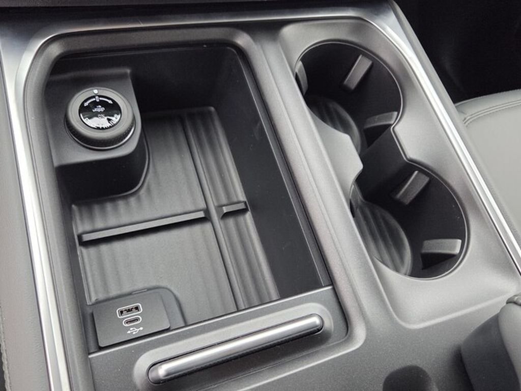 New 2027 Ford Expedition Active RWD image 25
