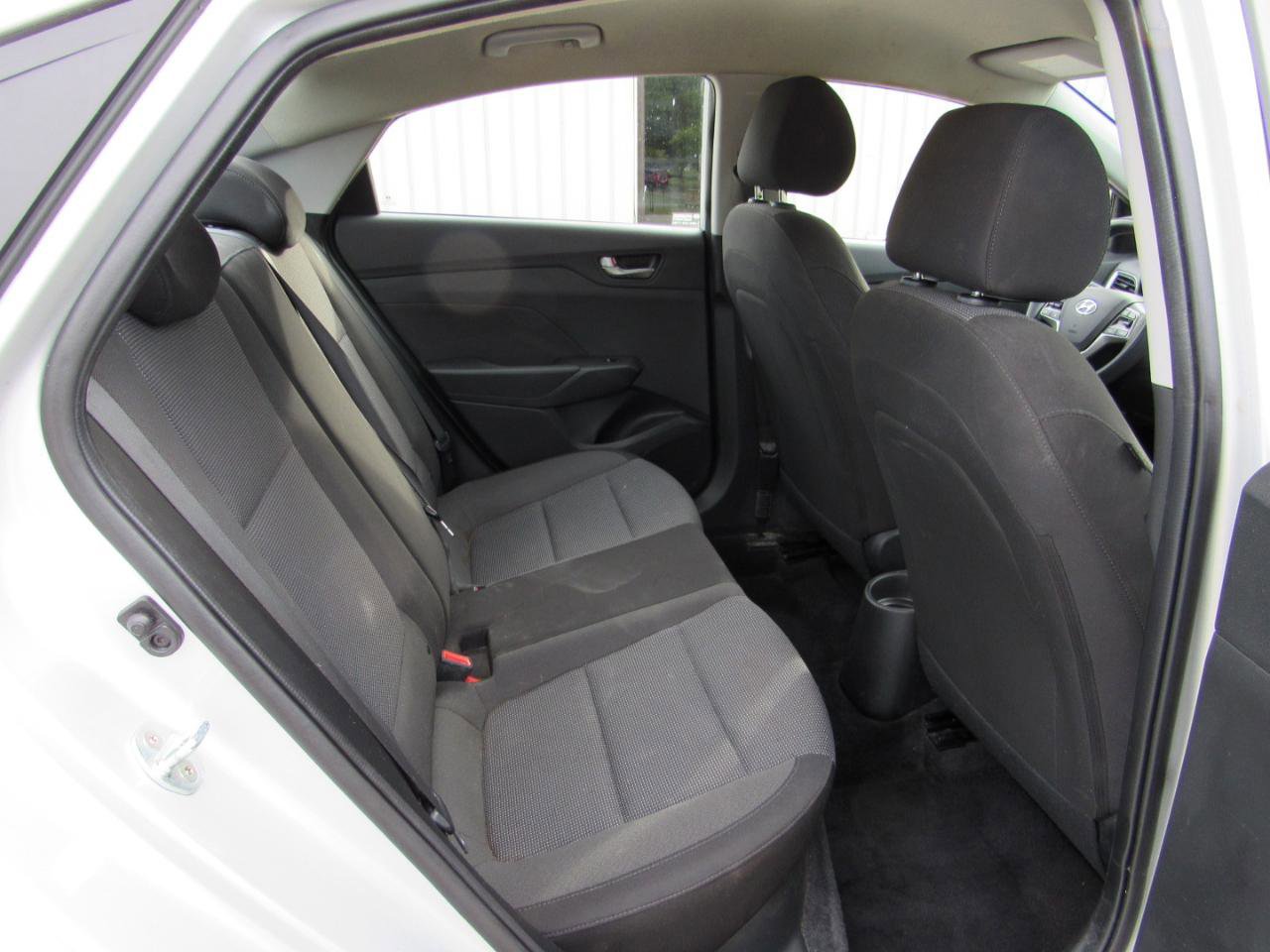 Used 2021 Hyundai Accent SE FWD image 7