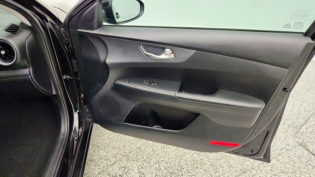 Used 2019 Kia Forte LXS FWD image 25