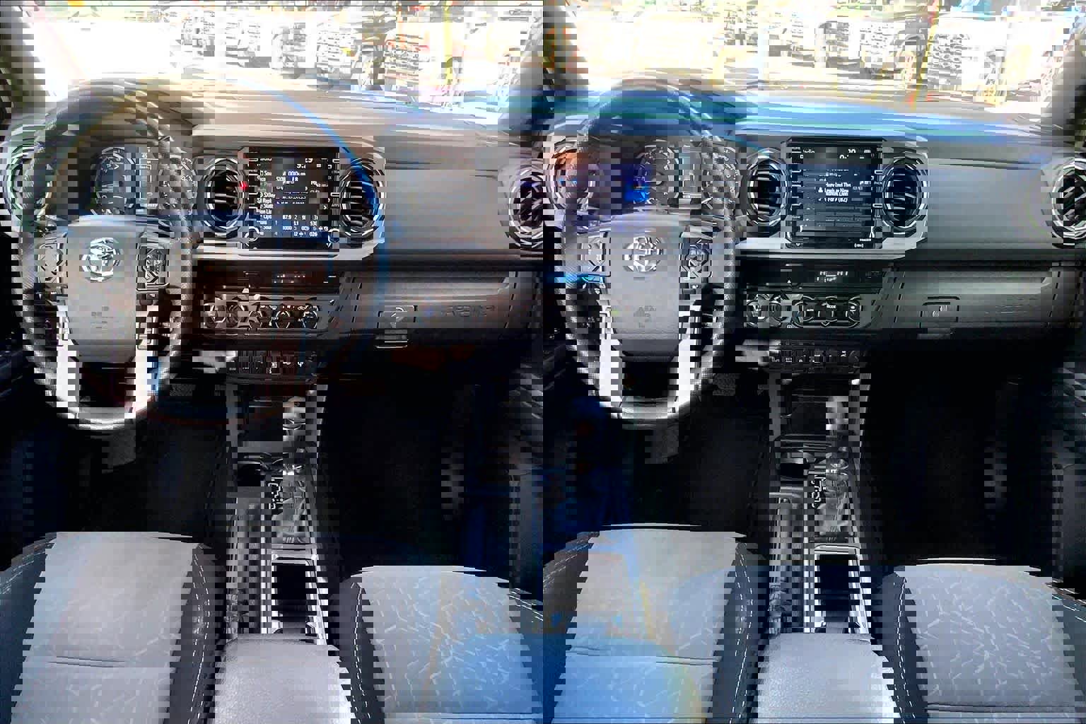 Used 2023 Toyota Tacoma TRD Off-Road image 16