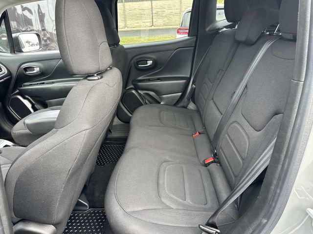 Used 2022 Jeep Renegade Latitude w/ Convenience Group AWD/4WD image 12