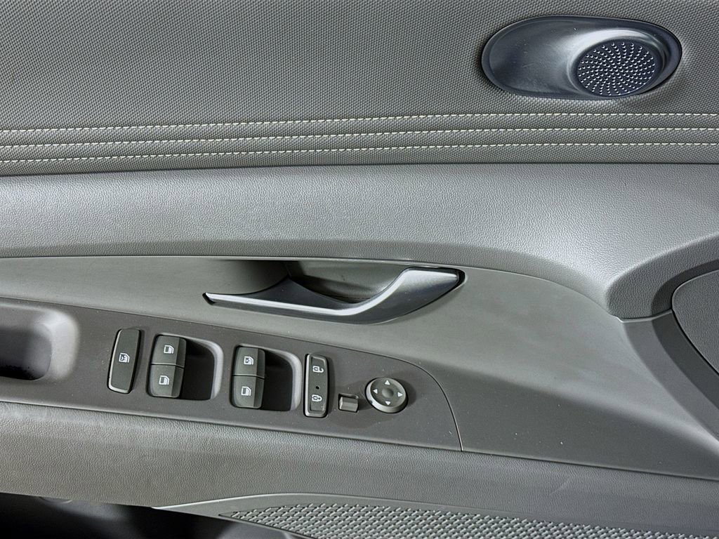 Certified 2021 Hyundai Elantra SEL w/ Convenience Package FWD image 23