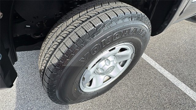 Used 2022 Toyota Tacoma SR image 10