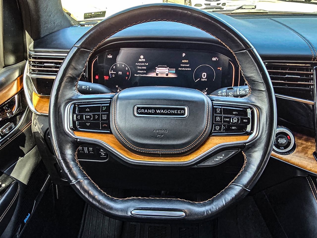 Used 2022 Jeep Grand Wagoneer Series III AWD/4WD image 28