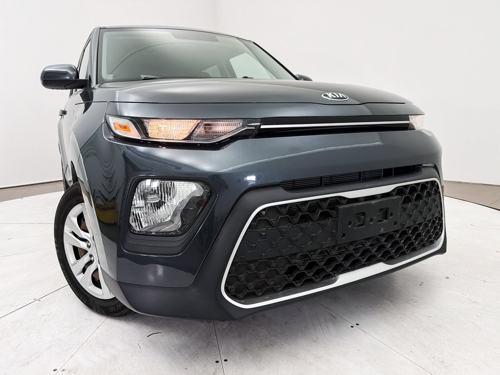 Used 2021 Kia Soul LX FWD image 2