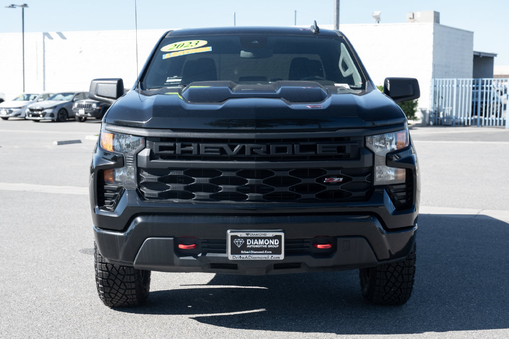 Used 2023 Chevrolet Silverado 1500 Custom Trail Boss w/ LPO, Dark Essentials Package AWD/4WD image 2