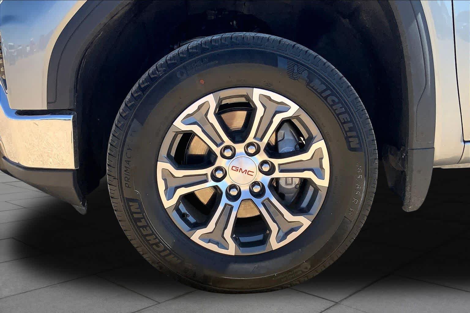 Used 2026 GMC Sierra 1500 SLT AWD/4WD image 10