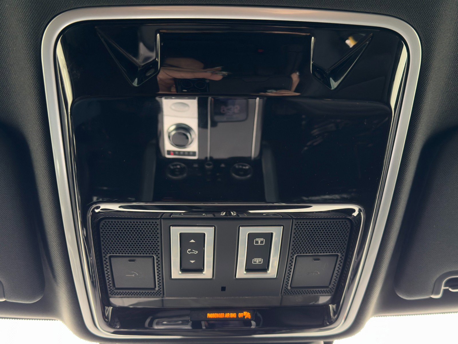 Used 2020 Land Rover Range Rover HSE image 40