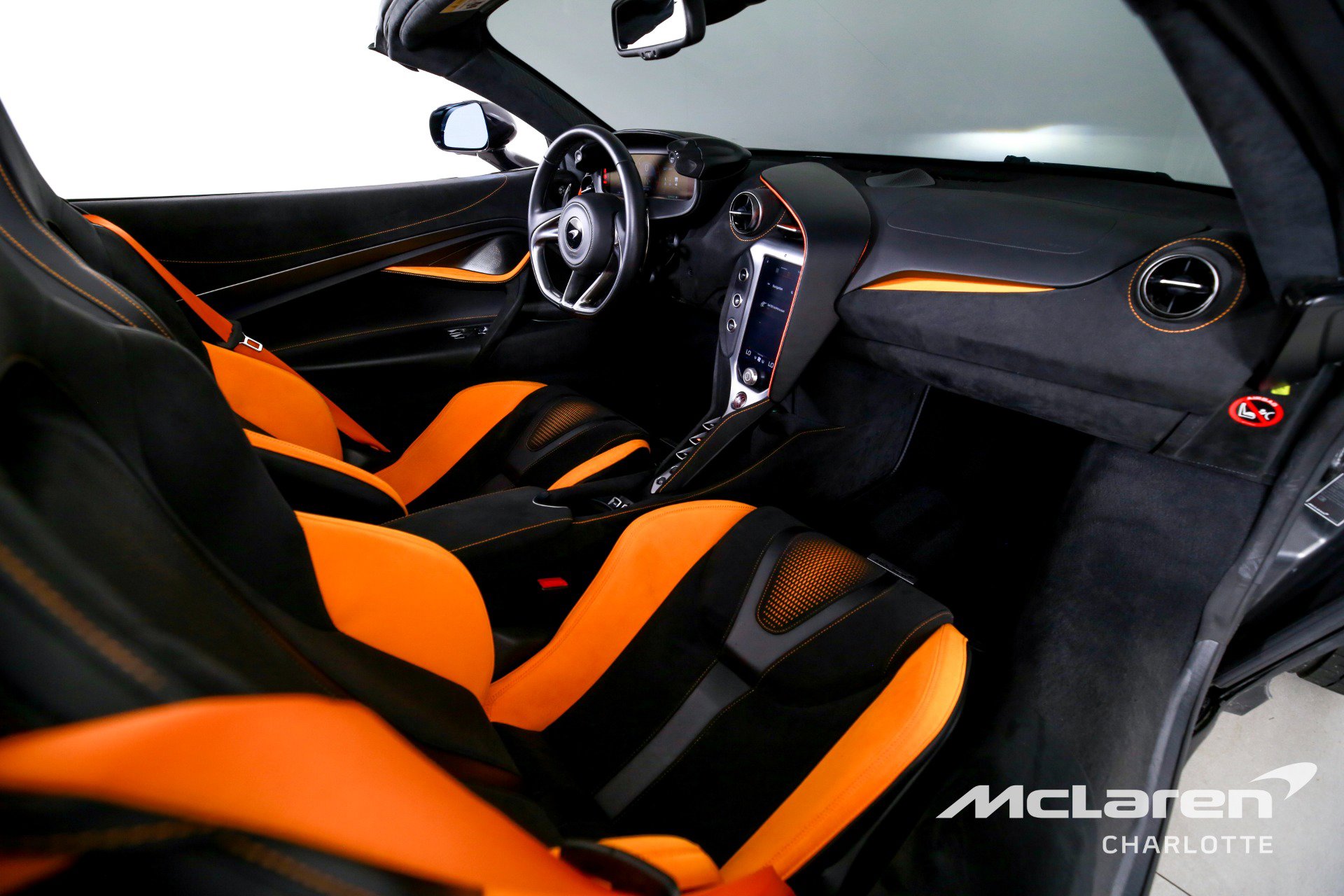 Used 2024 McLaren 750S Spider RWD image 21