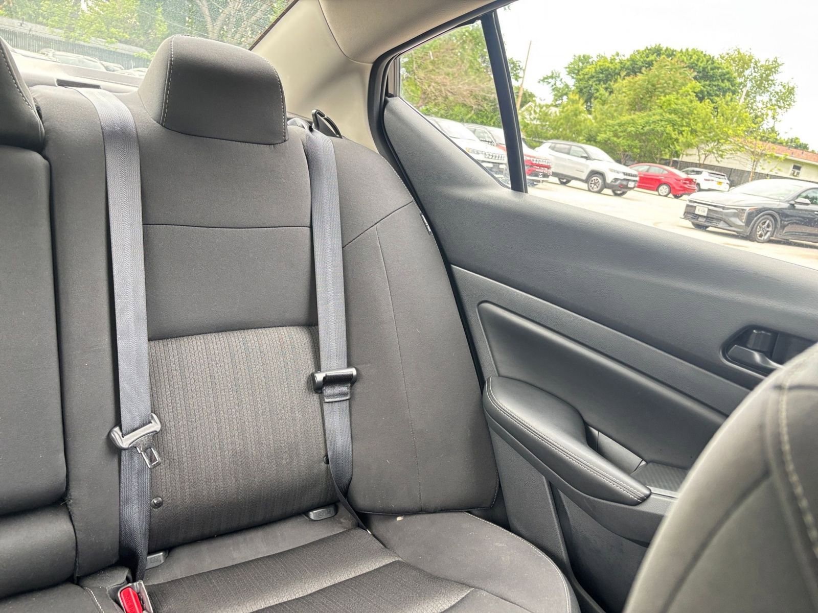 Used 2025 Nissan Altima 2.5 SV FWD image 37