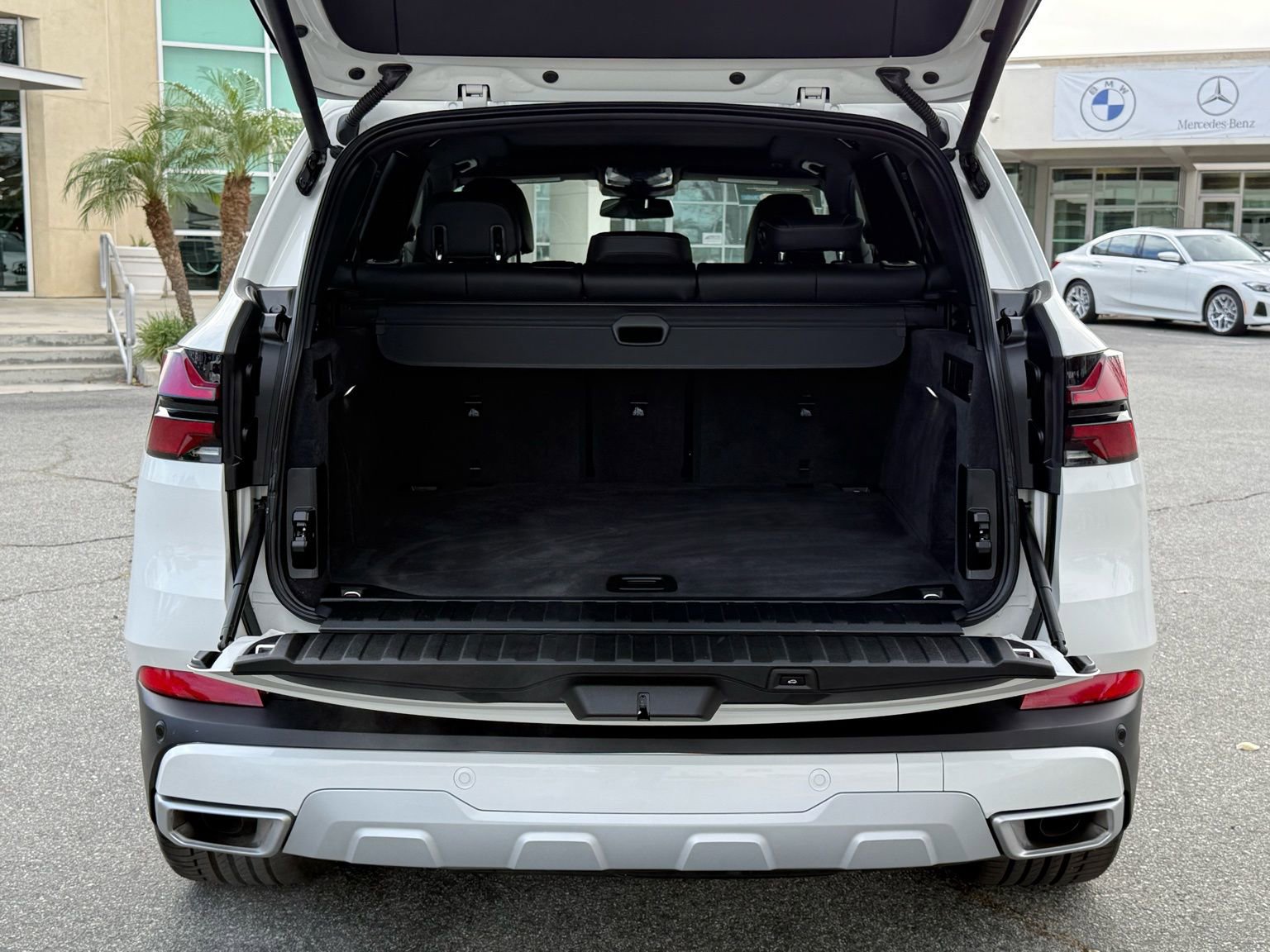 Certified 2025 BMW X5 sDrive40i w/ Premium Package image 17