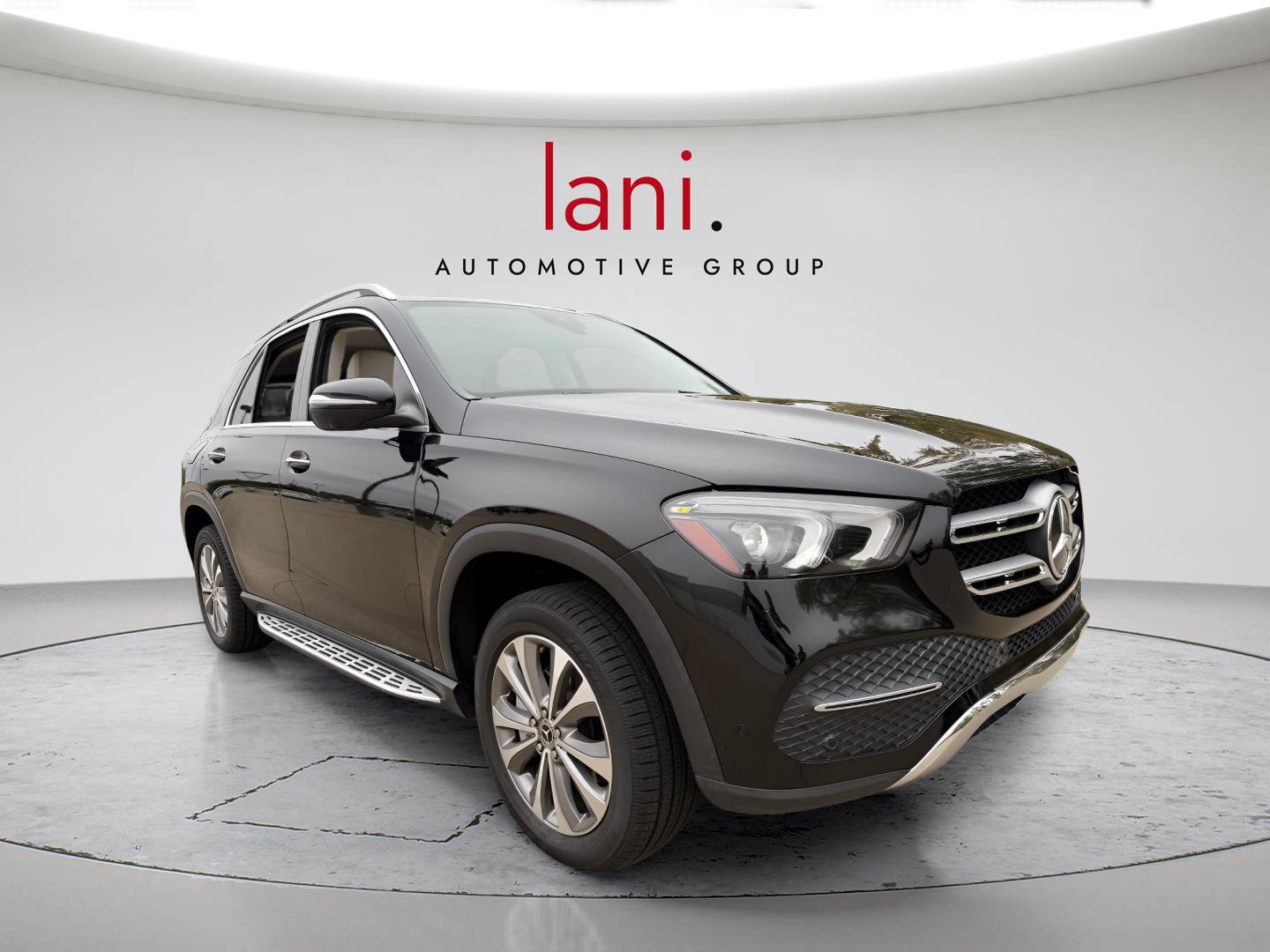 Used 2021 Mercedes-Benz GLE 350 w/ Premium Package image 3