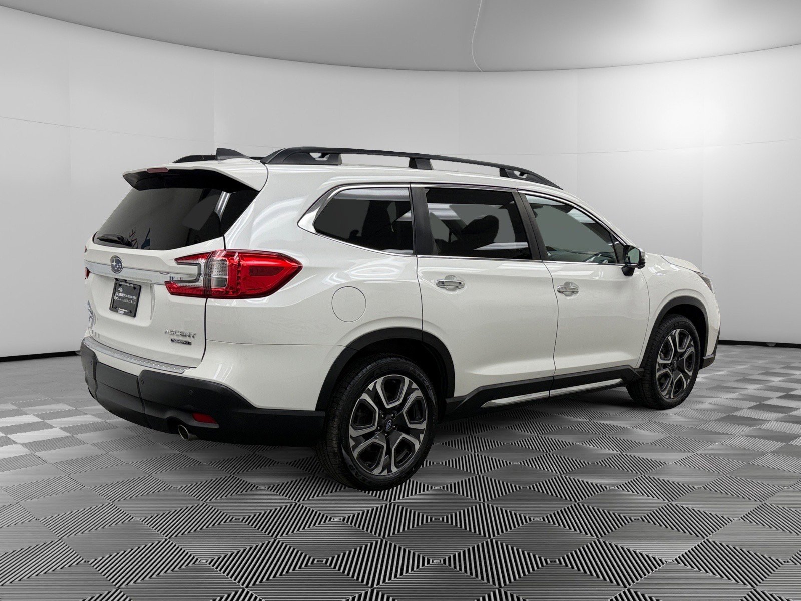 Used 2023 Subaru Ascent Touring image 5