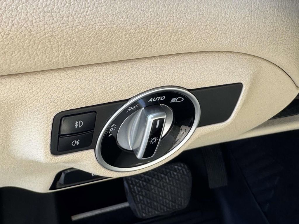 Used 2015 Mercedes-Benz GLA 250 4MATIC image 17