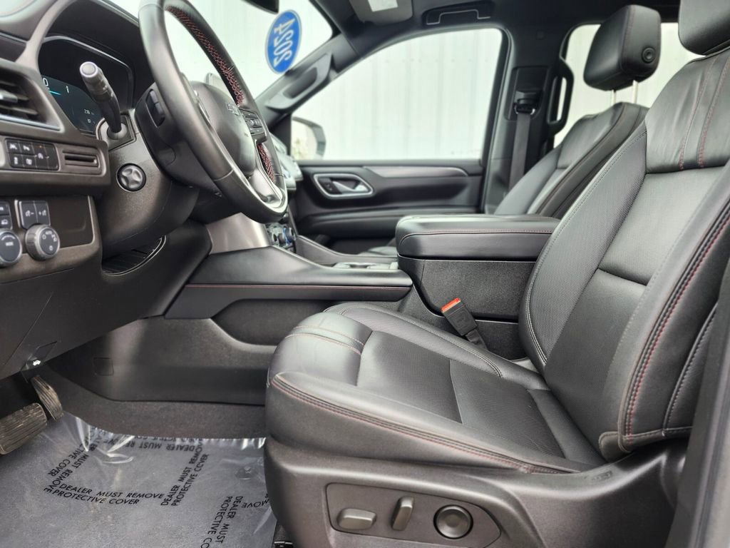 Used 2024 Chevrolet Suburban RST w/ Luxury Package image 18