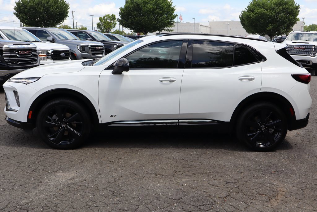 New 2025 Buick Envision Sport Touring image 5