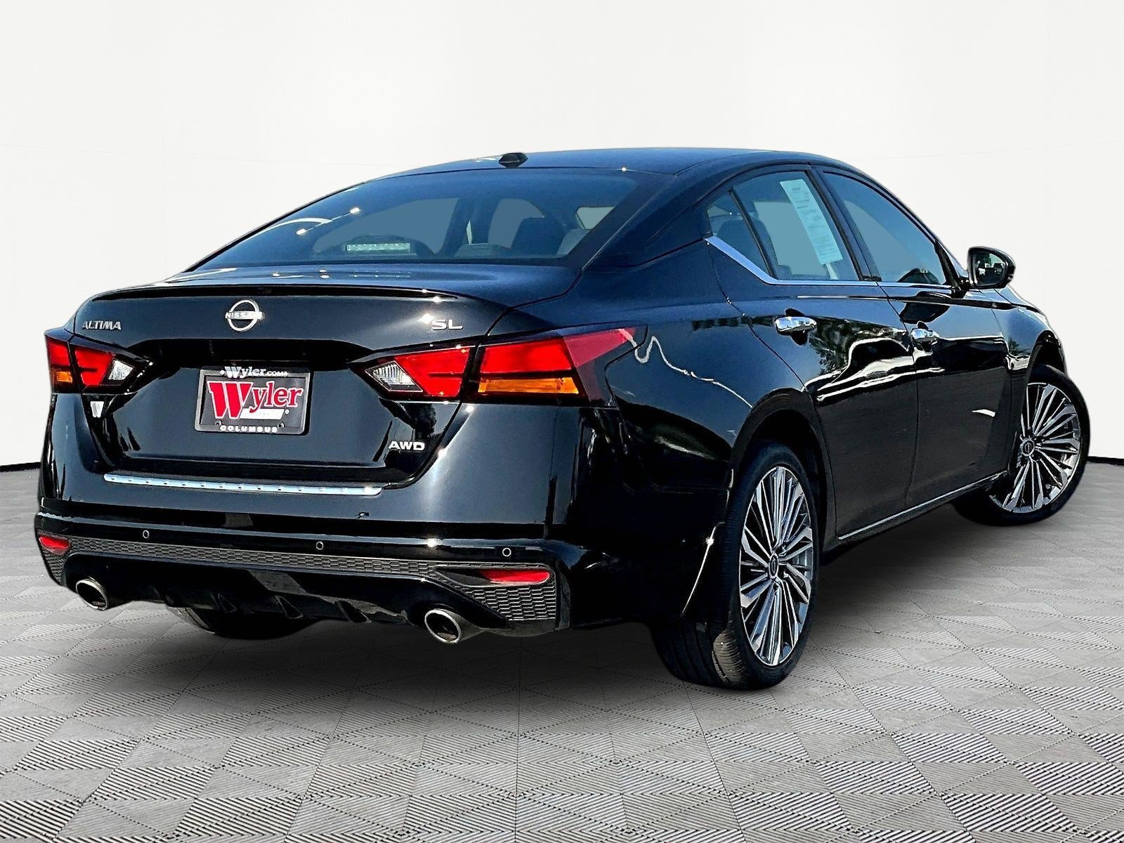 Used 2023 Nissan Altima 2.5 SL AWD/4WD image 6