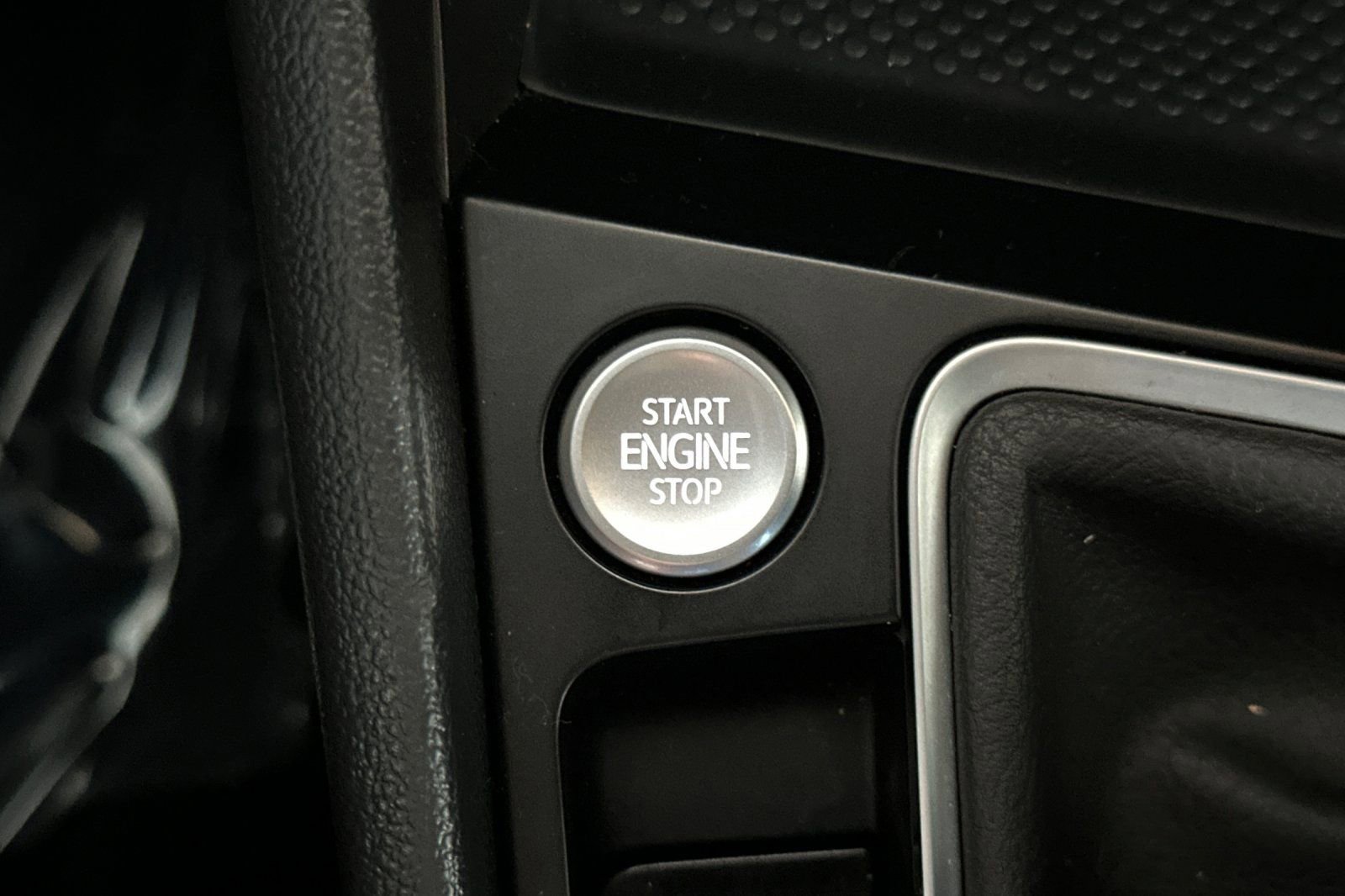 Used 2024 Volkswagen Jetta SE image 23