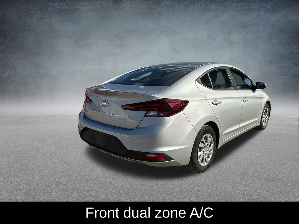 Used 2020 Hyundai Elantra SE w/ Cargo Package (C1) FWD image 3