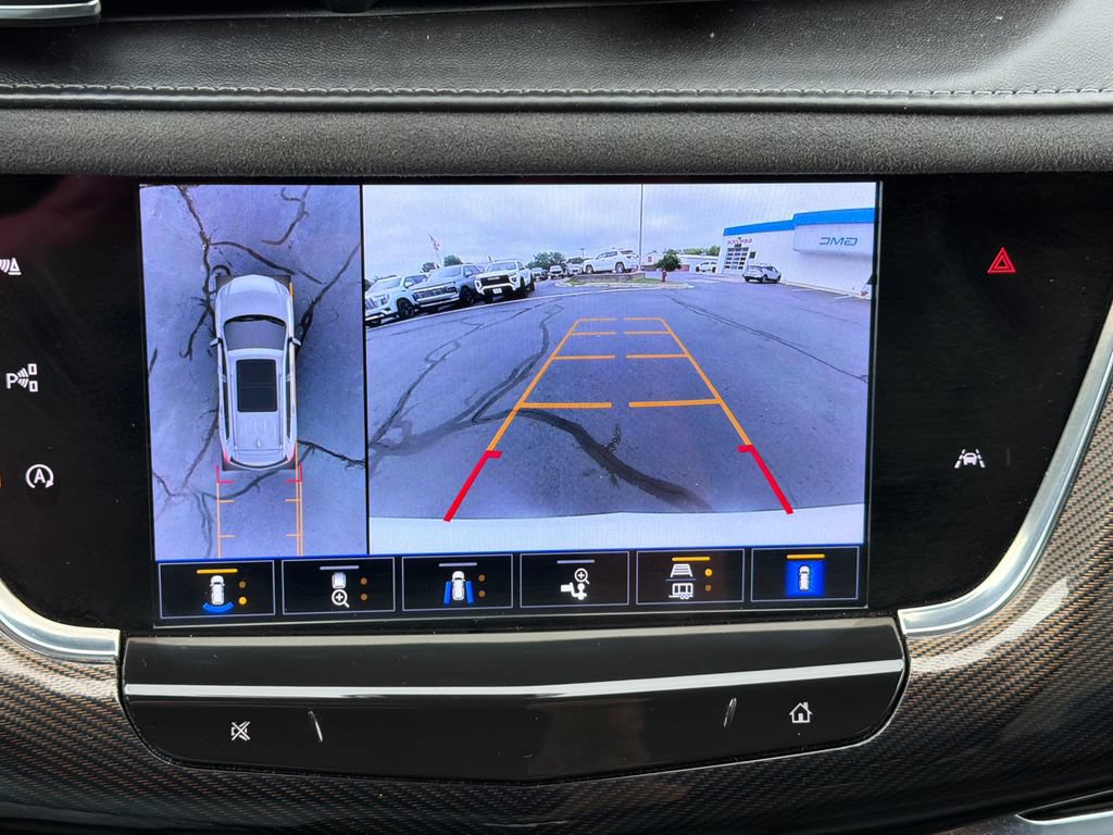 Certified 2023 Cadillac XT6 Sport w/ Platinum Package AWD/4WD image 5
