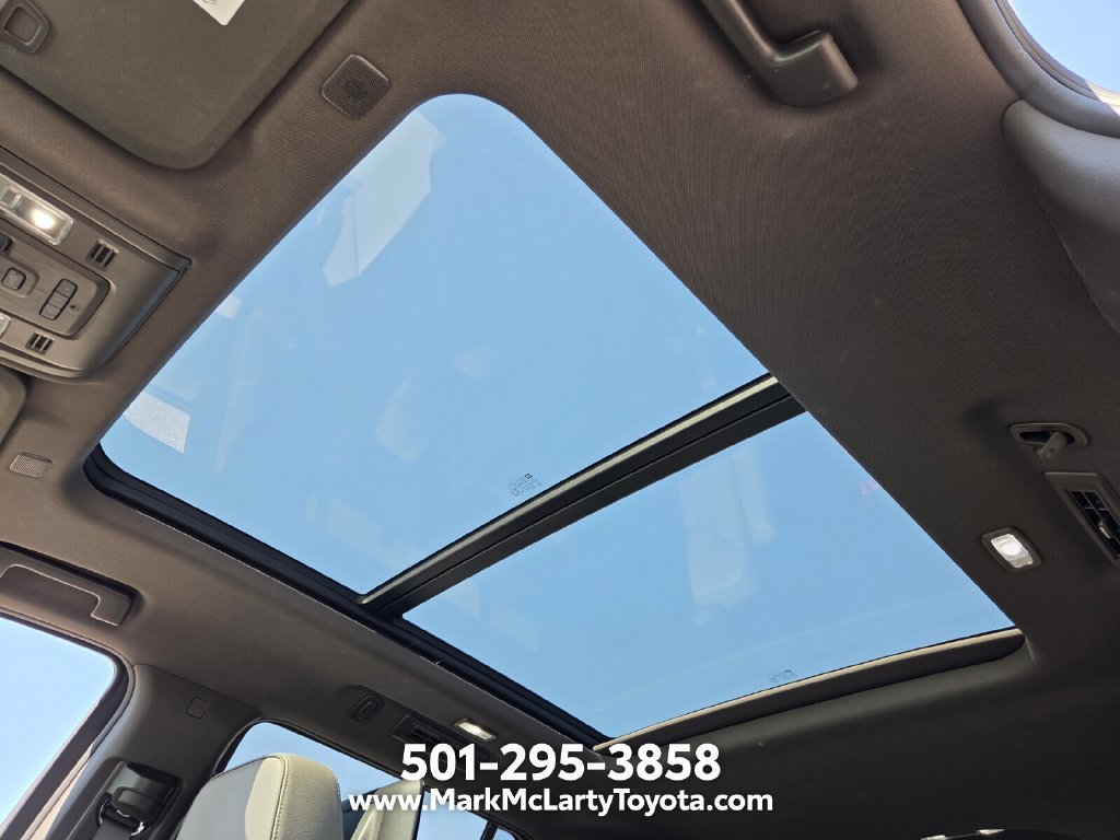 Used 2021 GMC Yukon SLT w/ SLT Premium Package AWD/4WD image 20