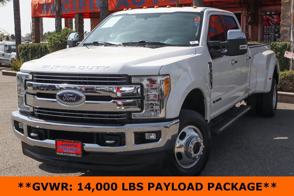 Used 2017 Ford F350 Lariat w/ Chrome Package image 4