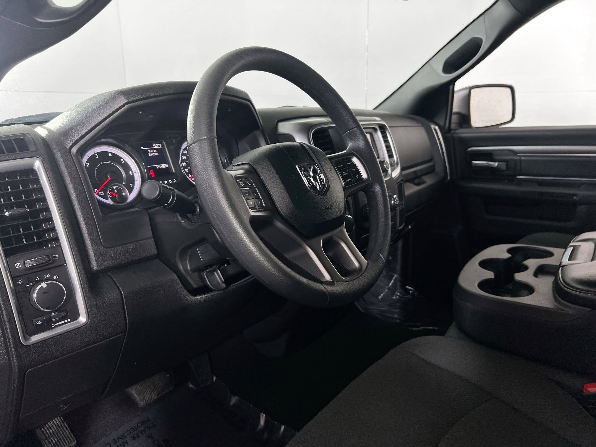 Used 2022 RAM 1500 Classic Warlock image 9