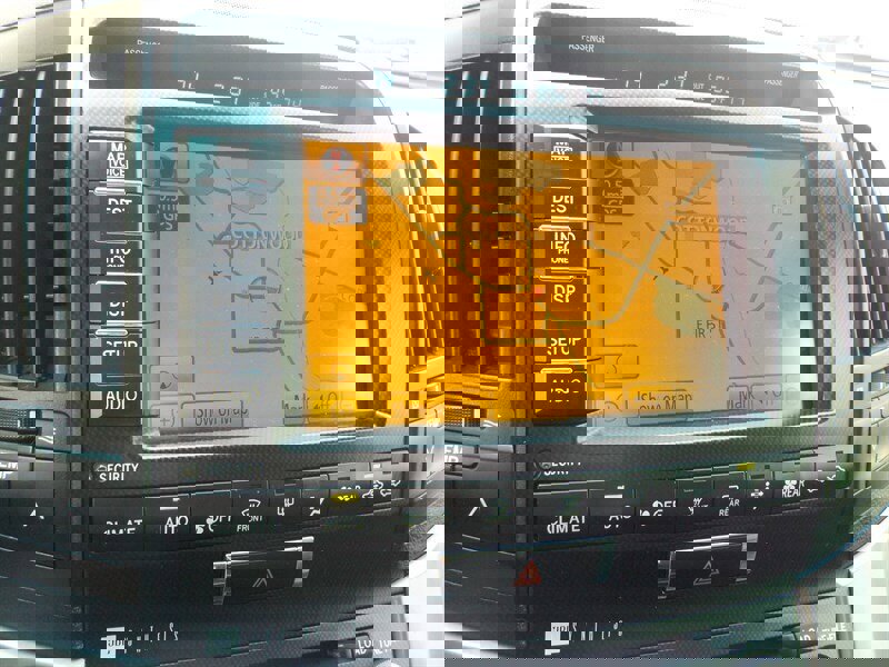 Used 2010 Toyota Land Cruiser image 28