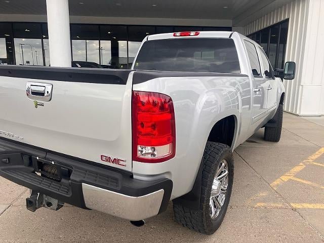 Used 2011 GMC Sierra 2500 SLE w/ SLE Preferred Package AWD/4WD image 4