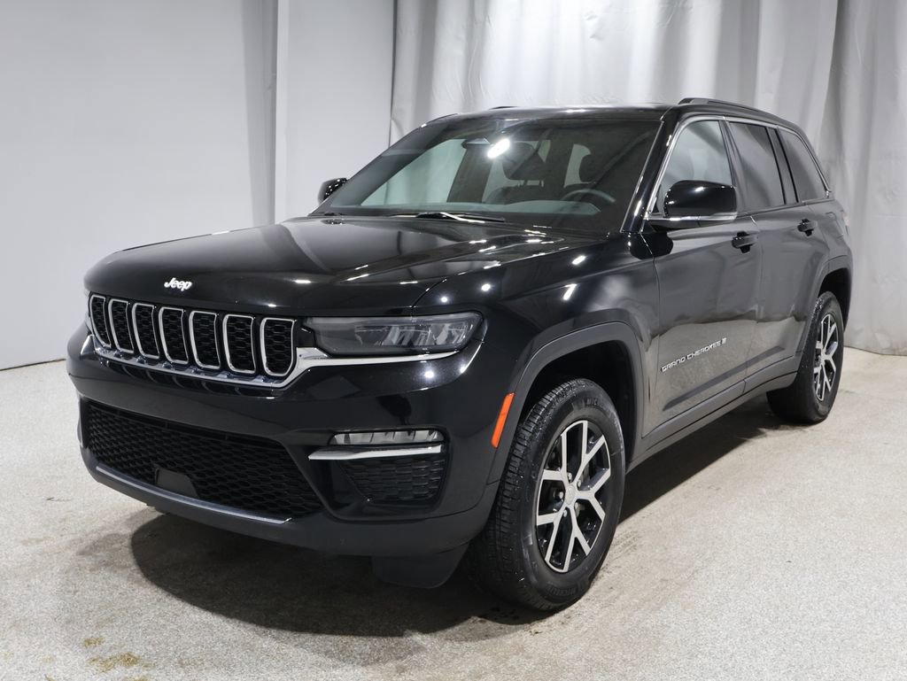 Used 2024 Jeep Grand Cherokee Limited image 5